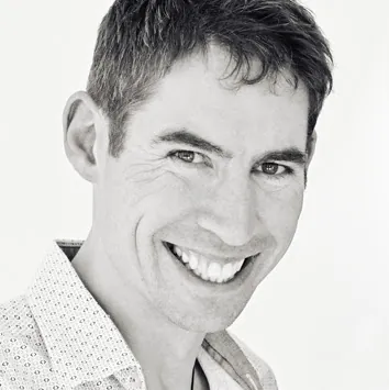 Alastair McAra