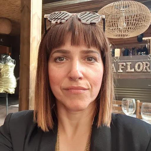 Joana deCastro