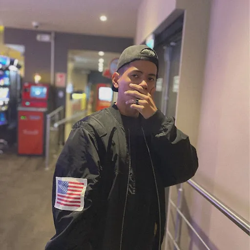 Daniel Cross Life