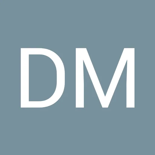 DM R