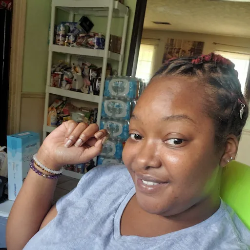 DeeDee Plus6