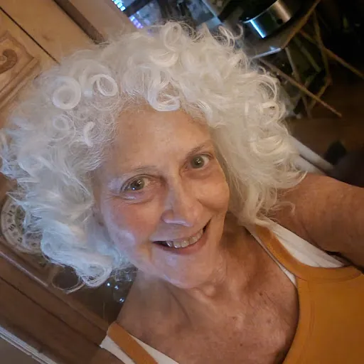 Donna NaQuin