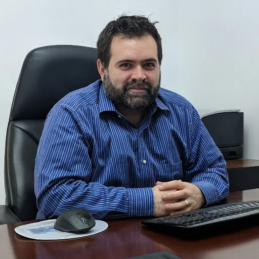 Babak Fakhar