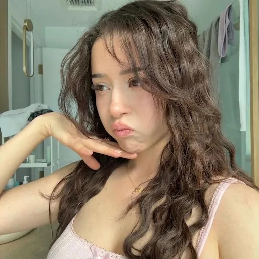 Stella Davis