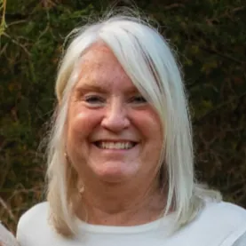 Julia Menchhofer