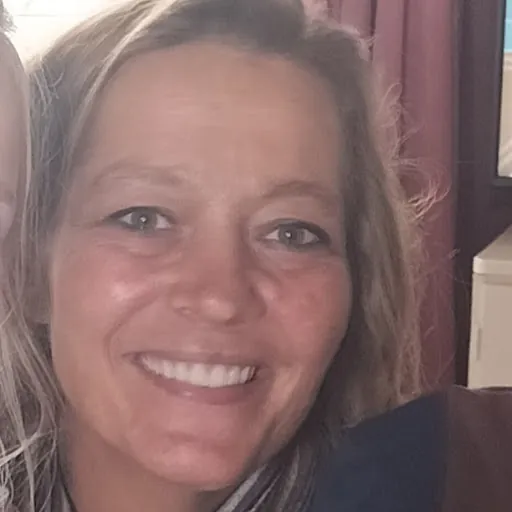 Yvonne Moll